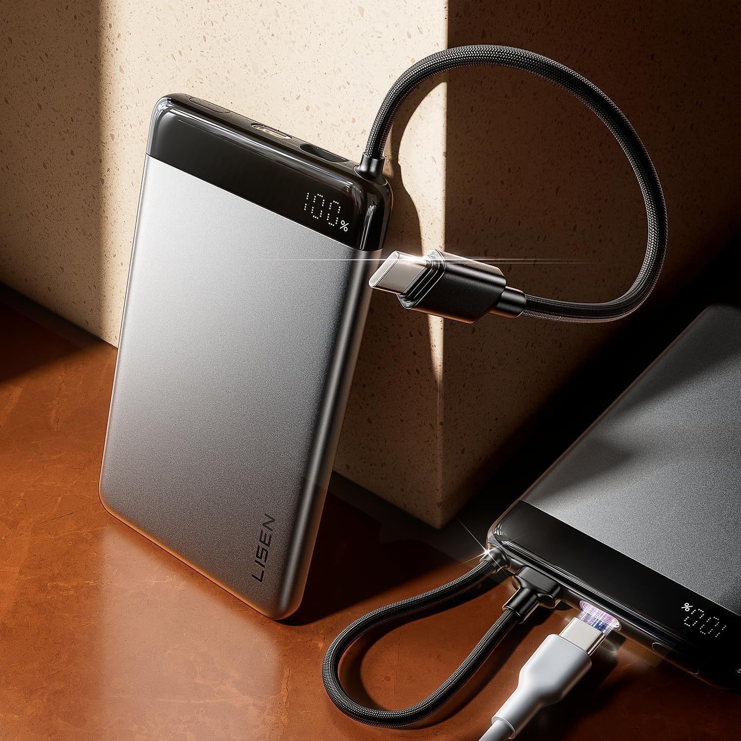 LISEN Slim Powerbank mit Kabel für